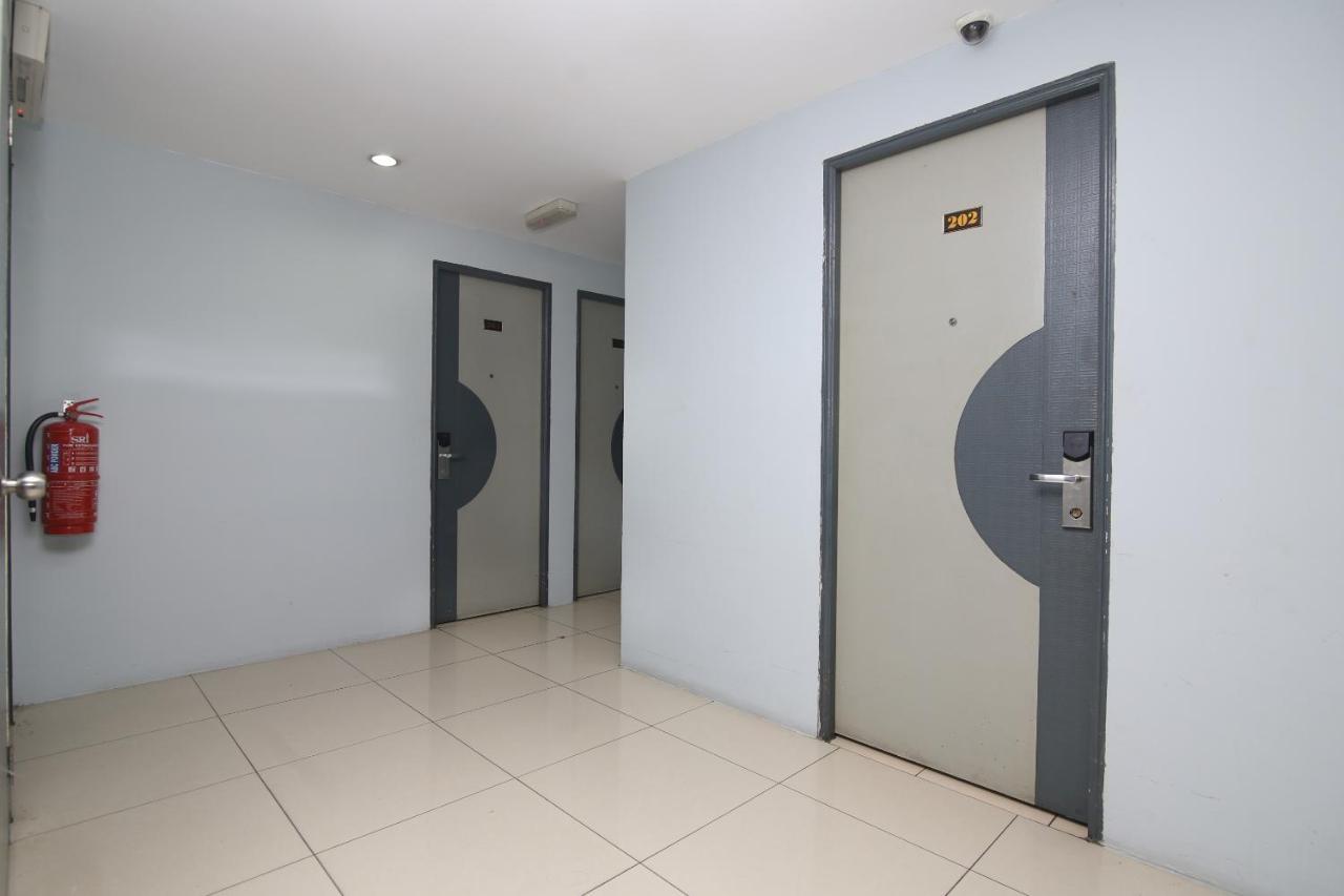 Oyo 90136 Jumbo Inn Kuching Zewnętrze zdjęcie