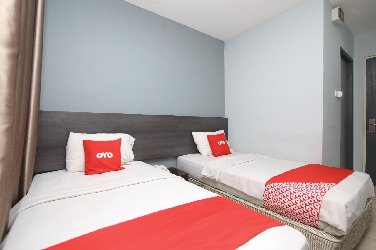 Oyo 90136 Jumbo Inn Kuching Zewnętrze zdjęcie