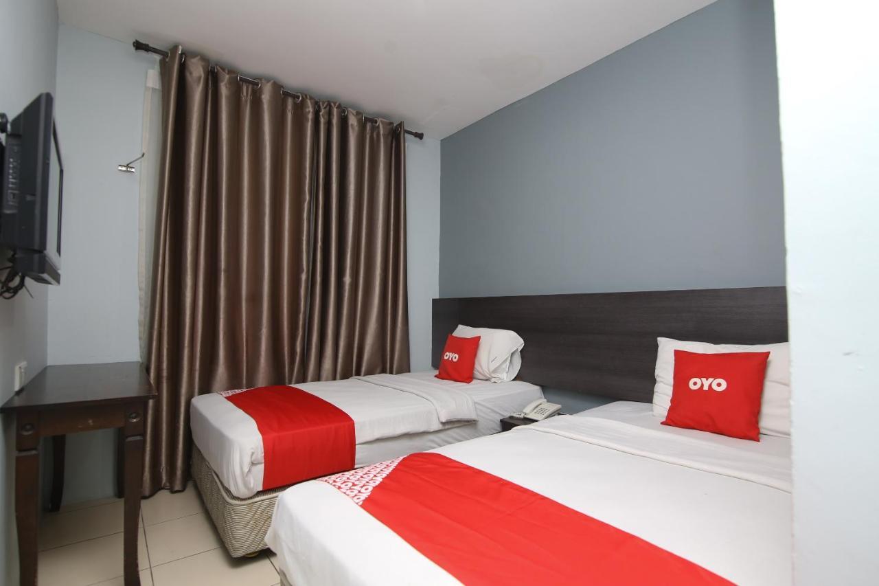 Oyo 90136 Jumbo Inn Kuching Zewnętrze zdjęcie