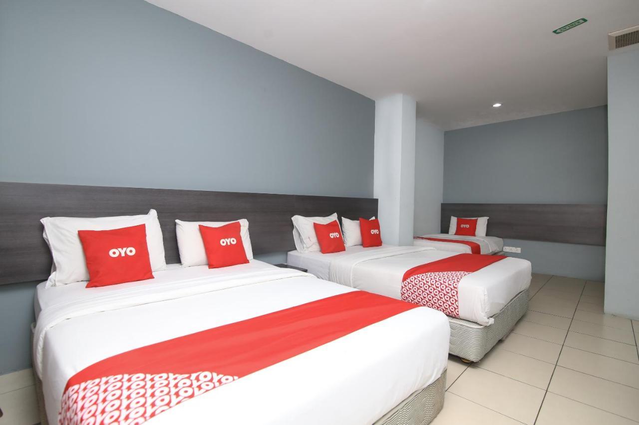 Oyo 90136 Jumbo Inn Kuching Zewnętrze zdjęcie