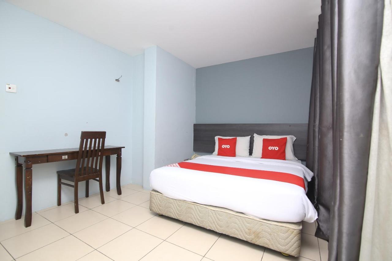 Oyo 90136 Jumbo Inn Kuching Zewnętrze zdjęcie
