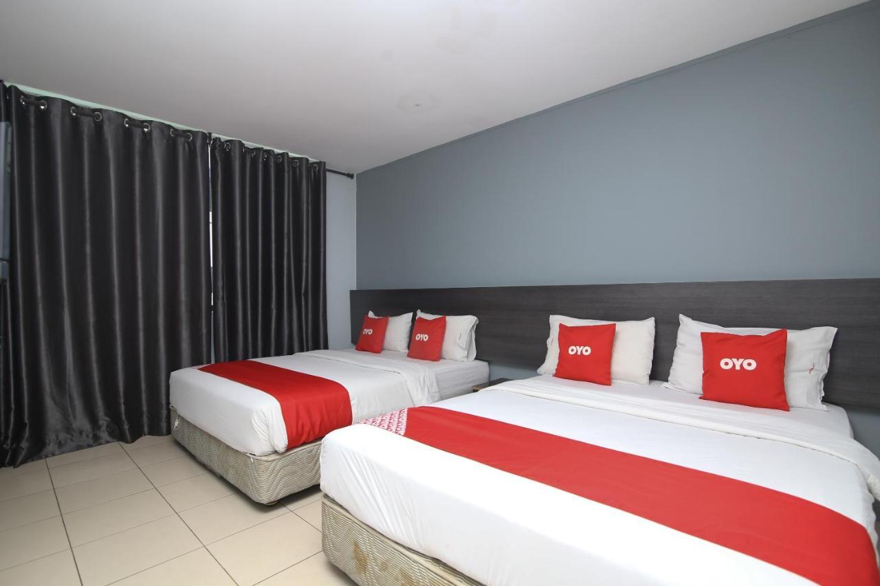 Oyo 90136 Jumbo Inn Kuching Zewnętrze zdjęcie