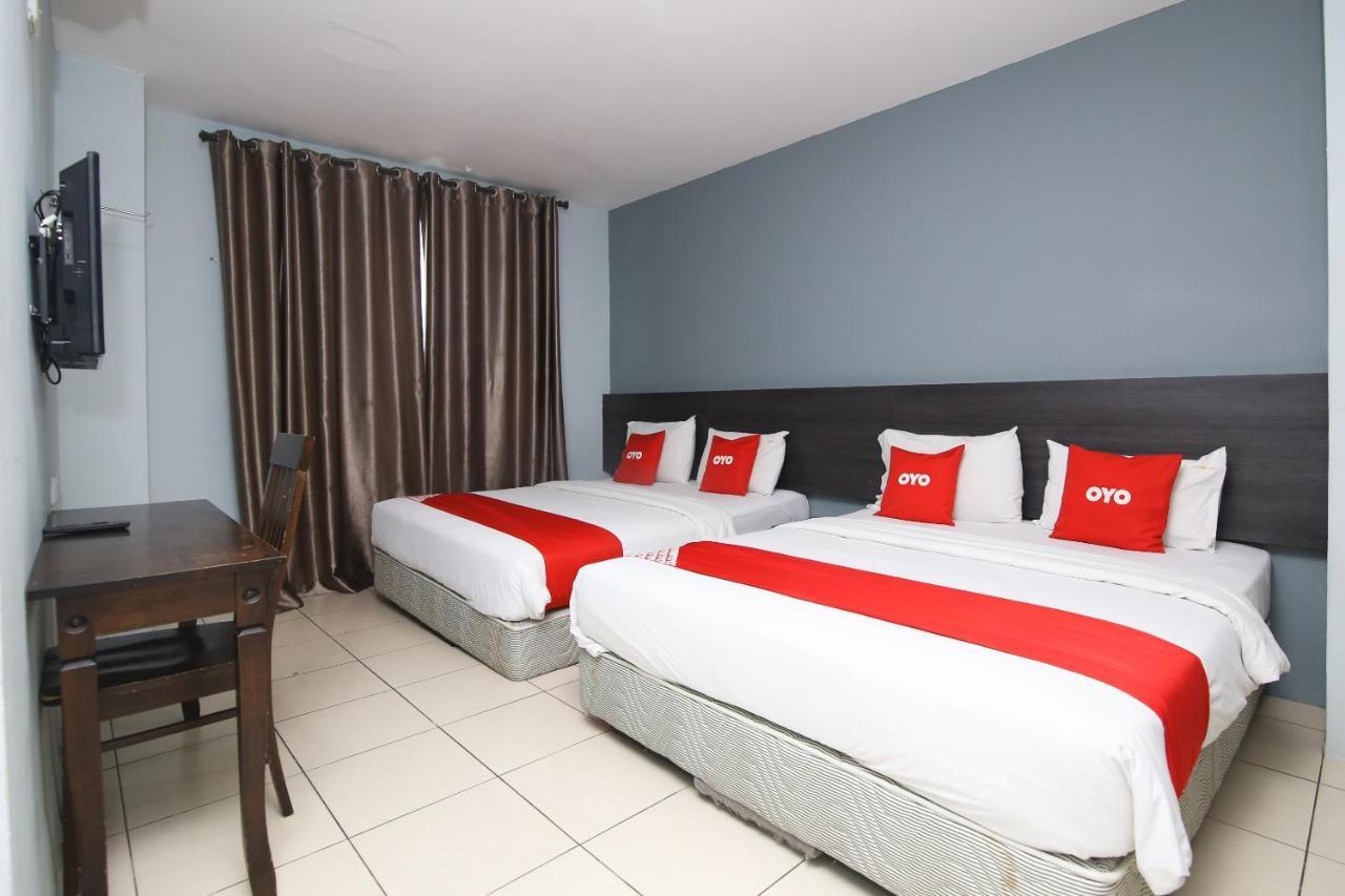 Oyo 90136 Jumbo Inn Kuching Zewnętrze zdjęcie