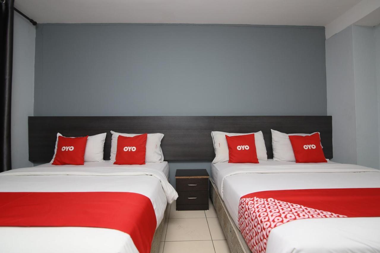 Oyo 90136 Jumbo Inn Kuching Zewnętrze zdjęcie