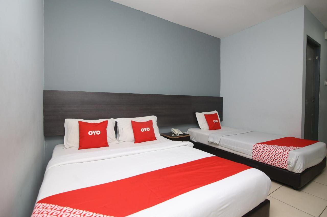 Oyo 90136 Jumbo Inn Kuching Zewnętrze zdjęcie