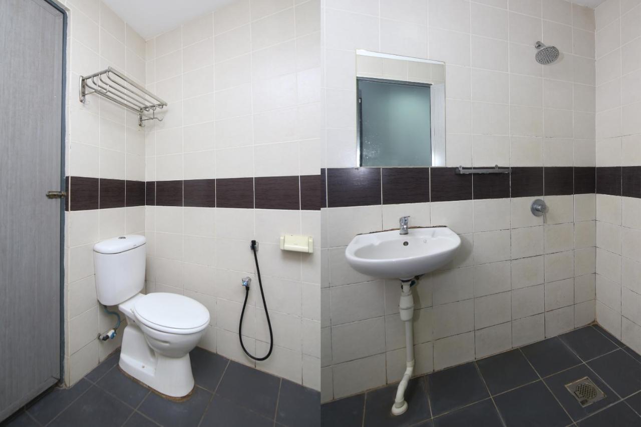 Oyo 90136 Jumbo Inn Kuching Zewnętrze zdjęcie