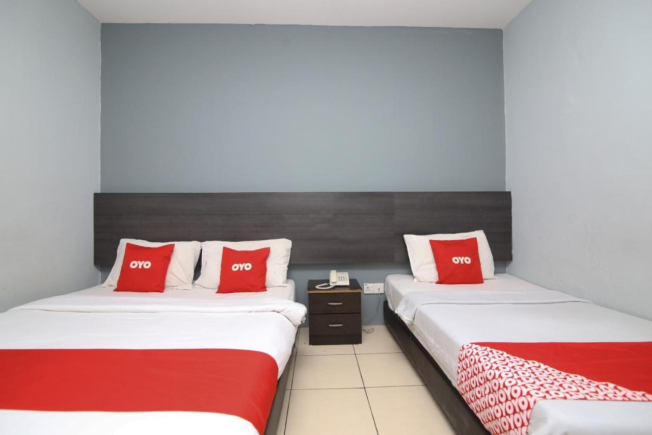Oyo 90136 Jumbo Inn Kuching Zewnętrze zdjęcie