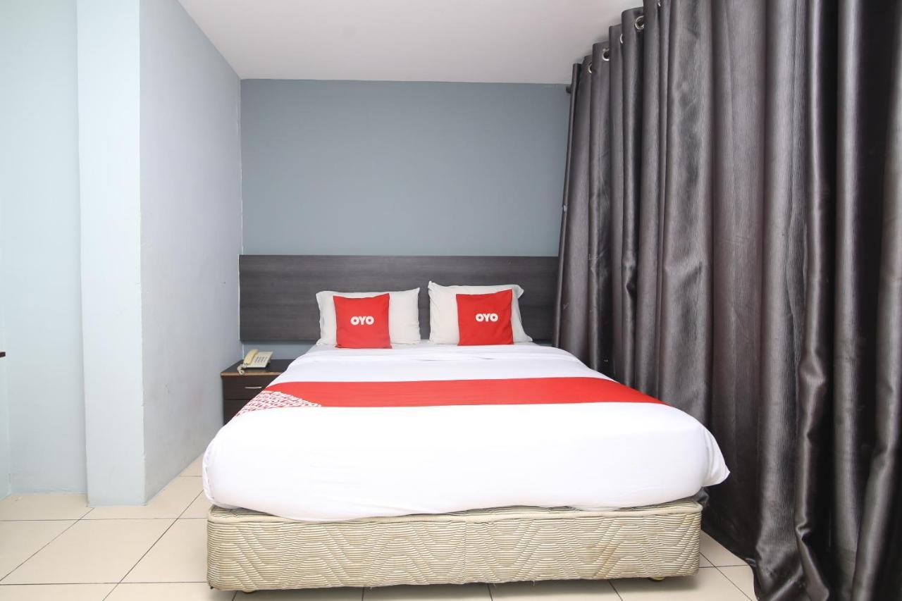Oyo 90136 Jumbo Inn Kuching Zewnętrze zdjęcie