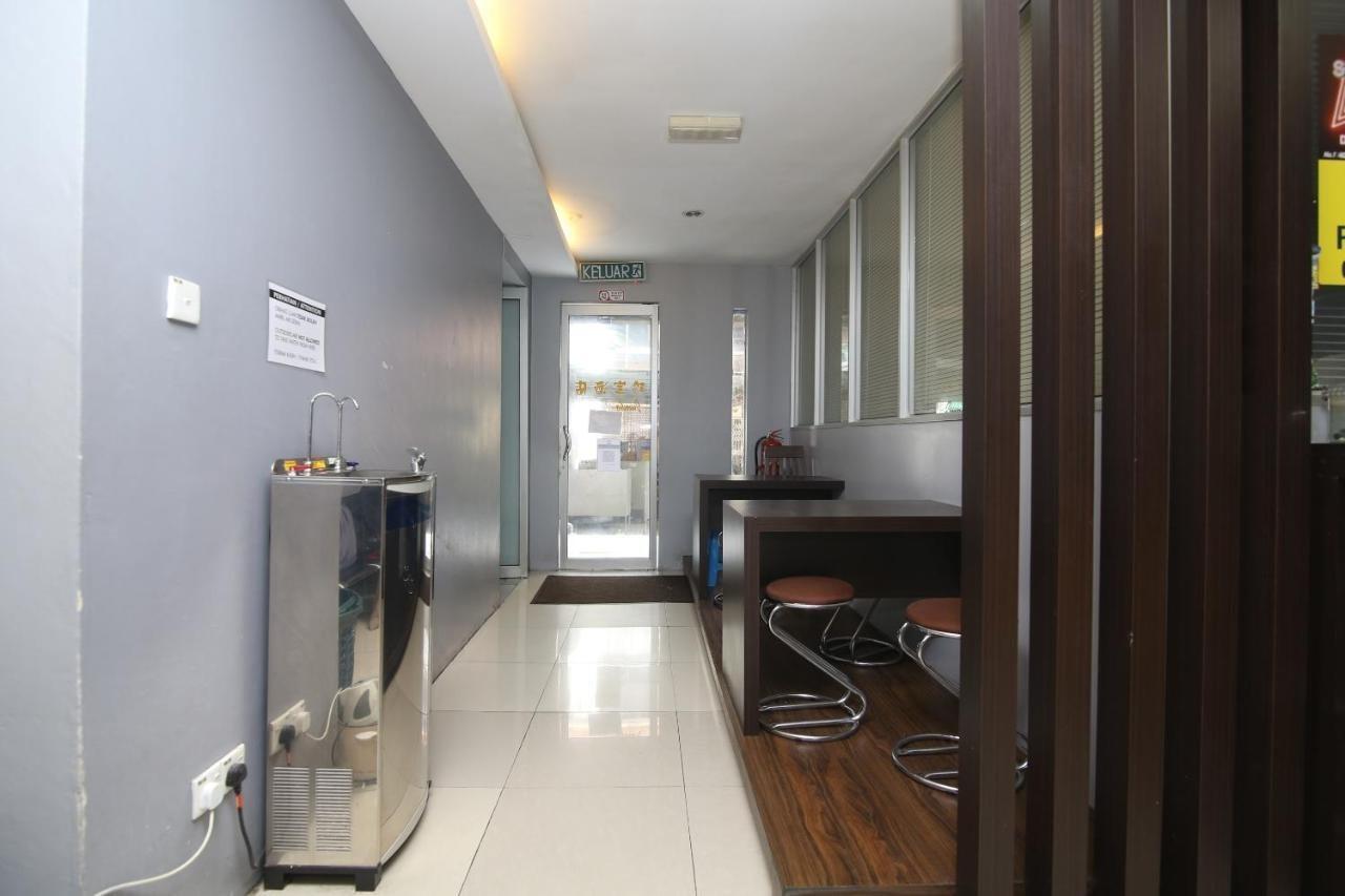 Oyo 90136 Jumbo Inn Kuching Zewnętrze zdjęcie