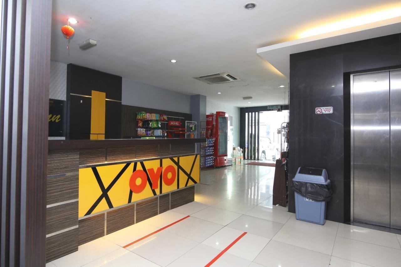 Oyo 90136 Jumbo Inn Kuching Zewnętrze zdjęcie